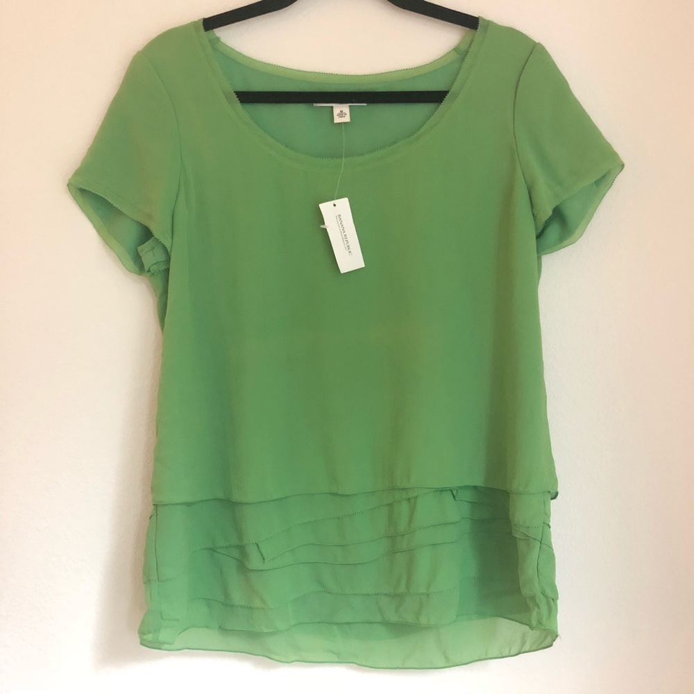 NWT Banana Republic 100% Silk Blouse Top Green M